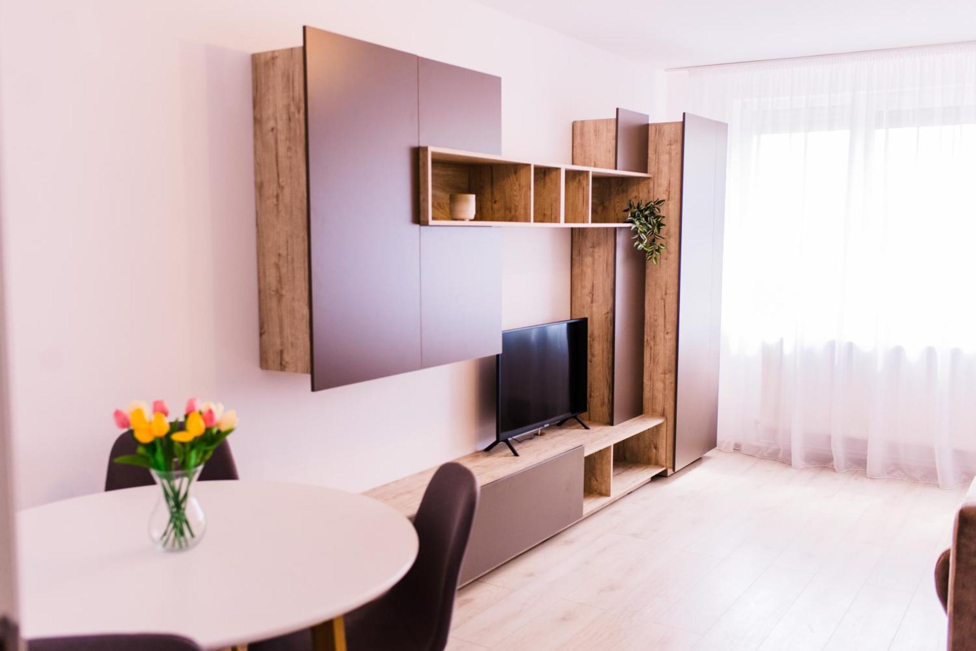 Riverside White Apartment ซาตูมาเร ภายนอก รูปภาพ